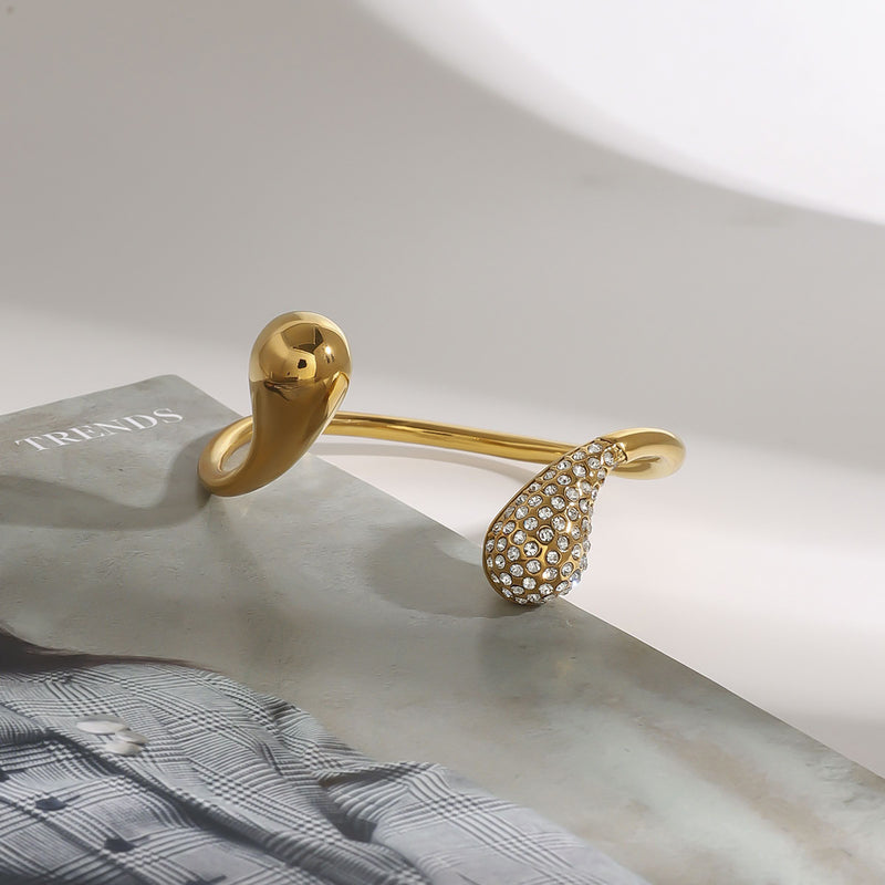 Titanium Steel Bracelet With Diamond Water Drop Does Not Fade